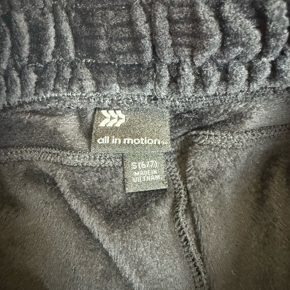 All in Motion White and Black Velvet Feeling Matching Set Size Girls S(6/7) - Picture 4 of 6